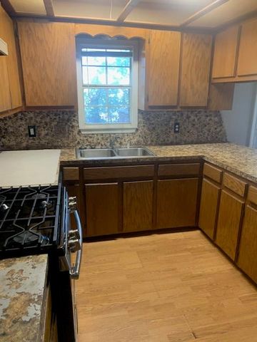121 N Classen Avenue, Moore, OK 73160