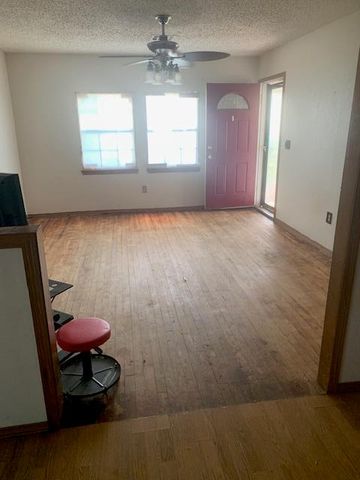 121 N Classen Avenue, Moore, OK 73160