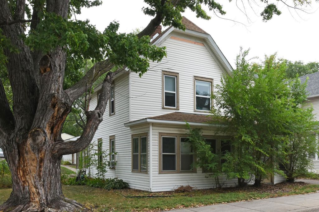 681 Old Highway 8 NW, New Brighton, MN 55112 — exterior