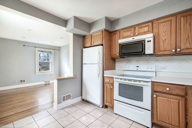 1748 Lunt Avenue, Des Plaines, IL 60018