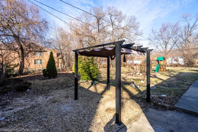 1748 Lunt Avenue, Des Plaines, IL 60018