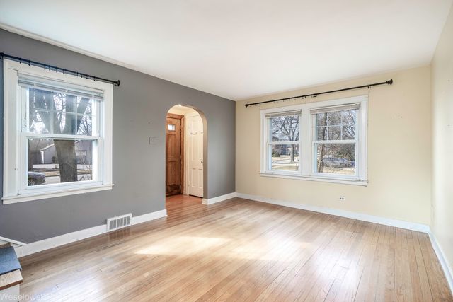 1748 Lunt Avenue, Des Plaines, IL 60018