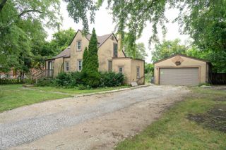 1748 Lunt Avenue, Des Plaines, IL 60018