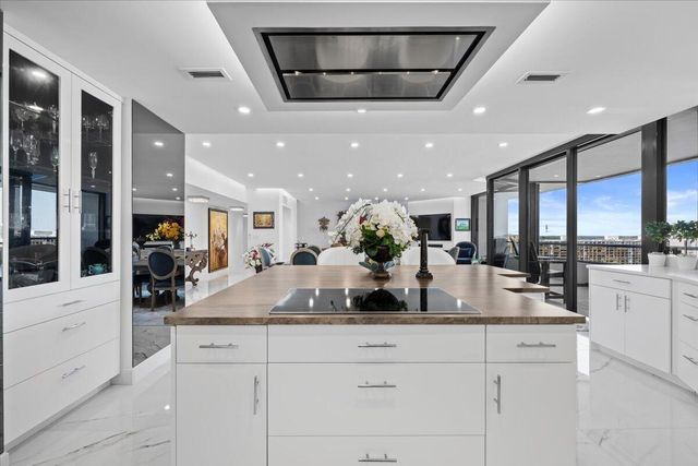 100 Lakeshore Drive 1454, North Palm Beach, FL 33408