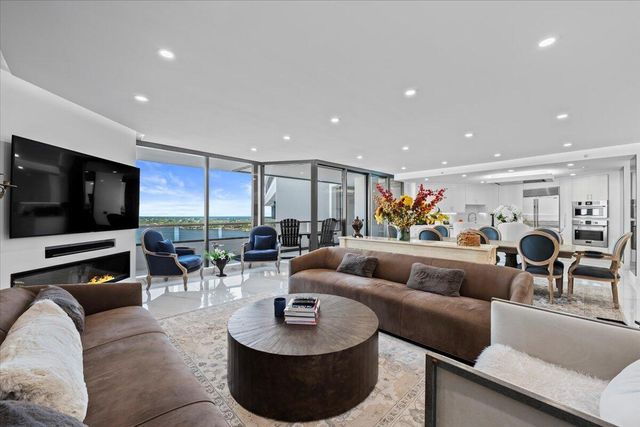 100 Lakeshore Drive 1454, North Palm Beach, FL 33408