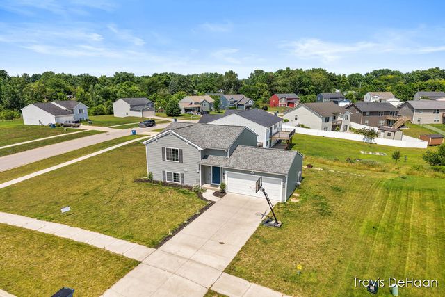 609 Tall Ridge Drive, Middleville, MI 49333