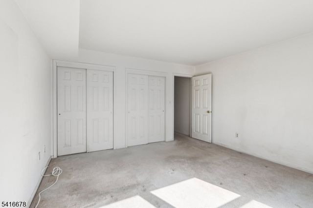 45 Sunrise Dr, Long Hill Twp., NJ 07933