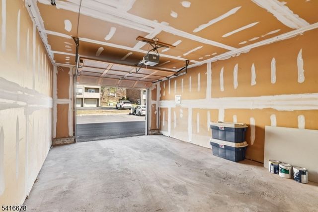 45 Sunrise Dr, Long Hill Twp., NJ 07933