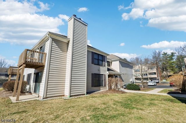 45 Sunrise Dr, Long Hill Twp., NJ 07933