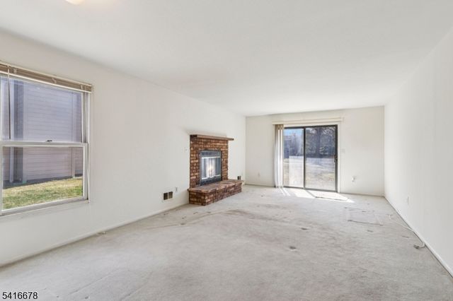 45 Sunrise Dr, Long Hill Twp., NJ 07933