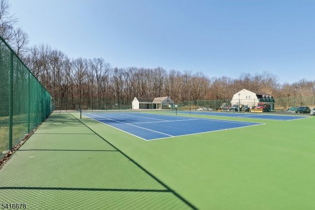 45 Sunrise Dr, Long Hill Twp., NJ 07933