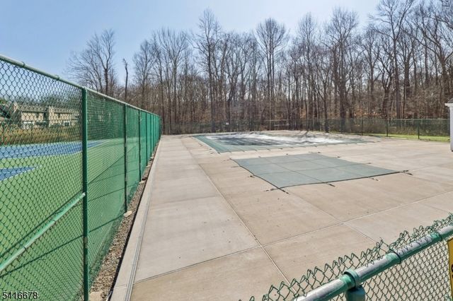 45 Sunrise Dr, Long Hill Twp., NJ 07933