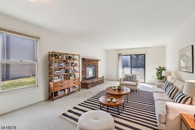 45 Sunrise Dr, Long Hill Twp., NJ 07933