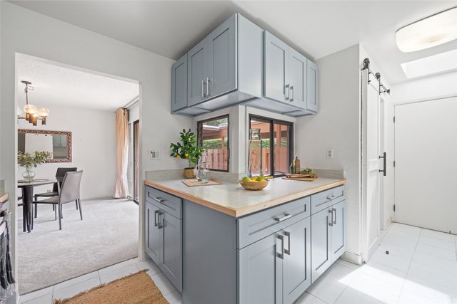 390F Haleloa Place A306, Honolulu, HI 96821