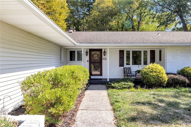 4883 Winding Lane, Clarence, NY 14031