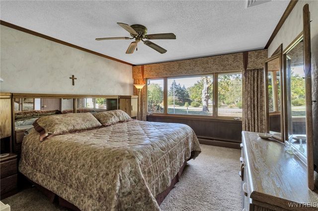 4883 Winding Lane, Clarence, NY 14031