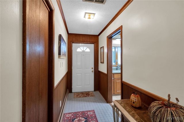 4883 Winding Lane, Clarence, NY 14031