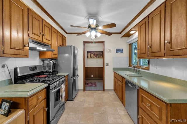 4883 Winding Lane, Clarence, NY 14031