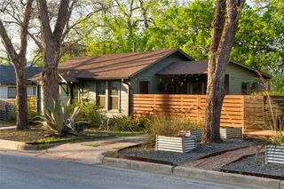 206 W Milton ST B, Austin, TX 78704