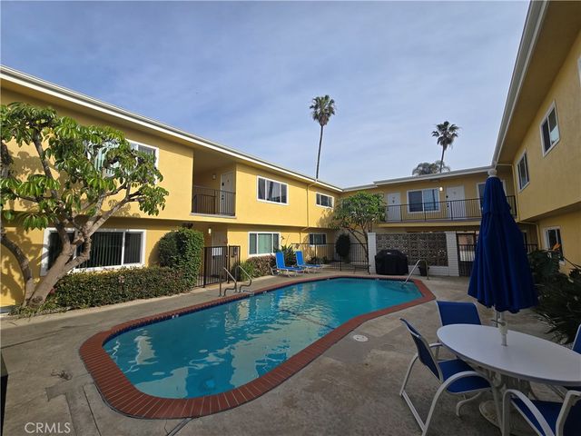 219 15th Street 7, Huntington Beach, CA 92648