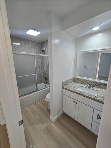 219 15th Street 7, Huntington Beach, CA 92648