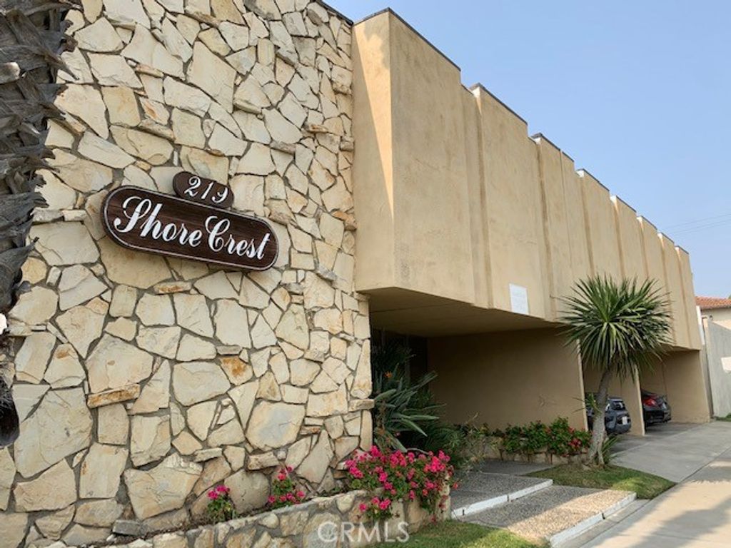 219 15th Street 7, Huntington Beach, CA 92648