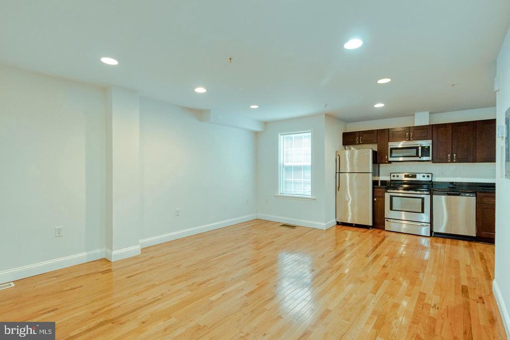 321 N 40TH ST, PHILADELPHIA, PA 19104 — photo 3