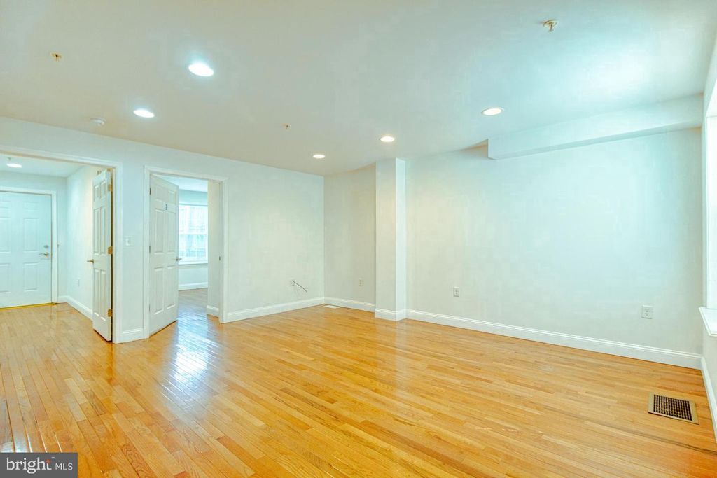 321 N 40TH ST, PHILADELPHIA, PA 19104 — photo 4