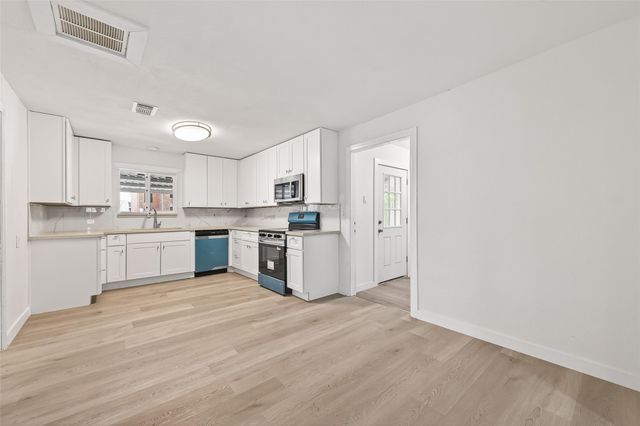 815 Brooks Avenue, Rosenberg, TX 77471