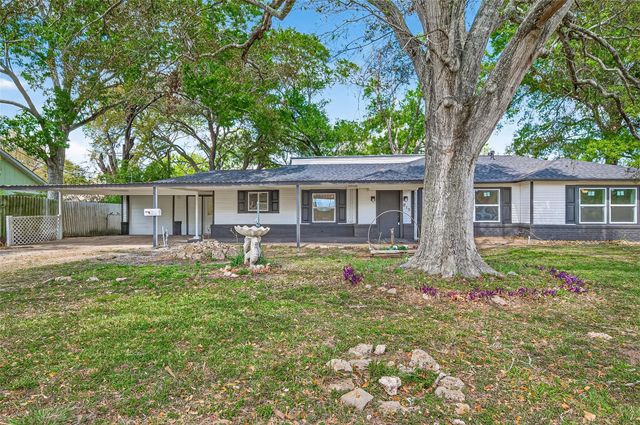 815 Brooks Avenue, Rosenberg, TX 77471