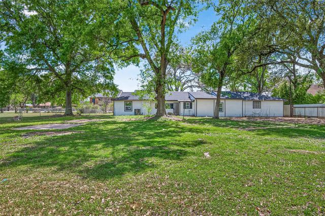 815 Brooks Avenue, Rosenberg, TX 77471