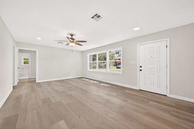 815 Brooks Avenue, Rosenberg, TX 77471