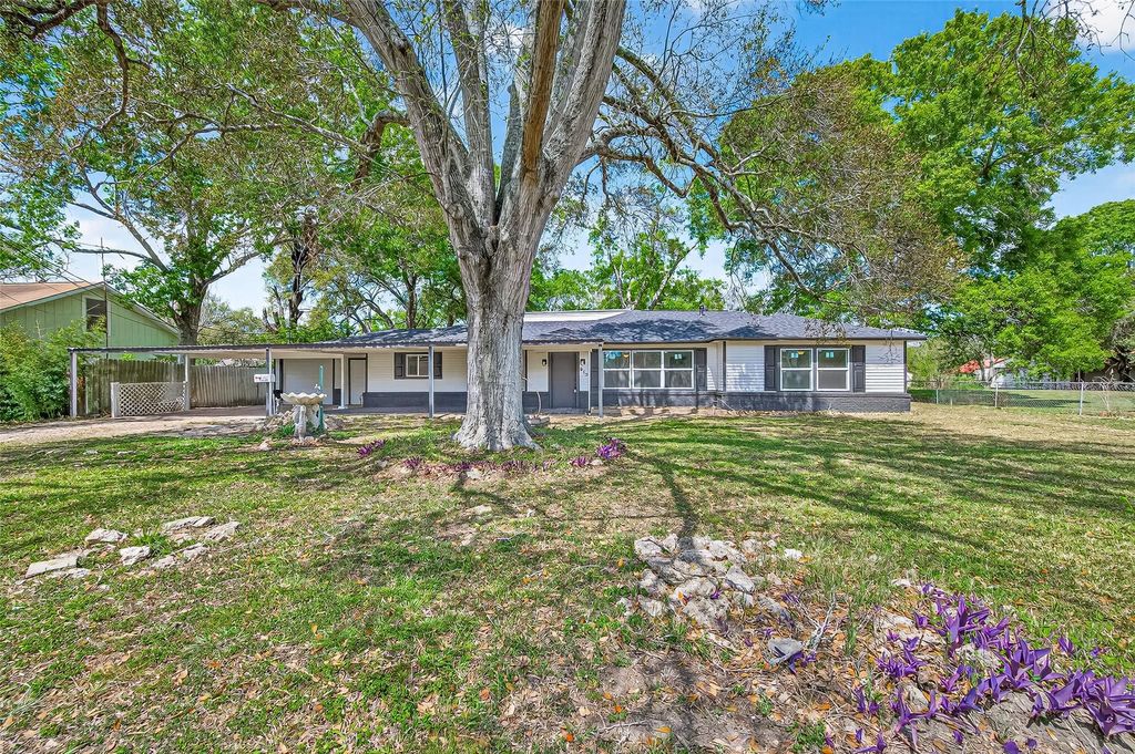 815 Brooks Avenue, Rosenberg, TX 77471