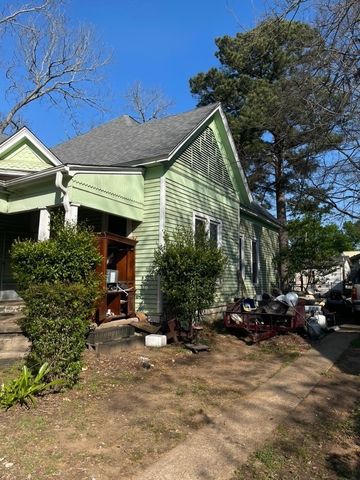 311 W Green Street, Palestine, TX 75801