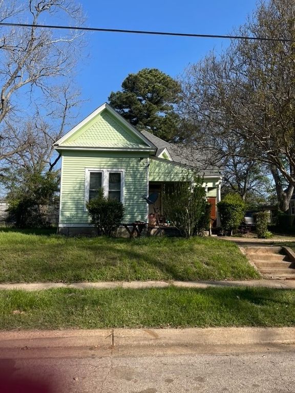 311 W Green Street, Palestine, TX 75801