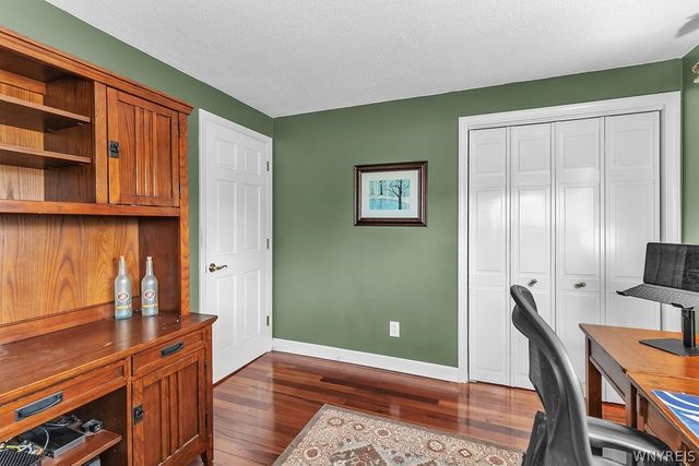 6758 East High Street, Lockport Town, NY 14094