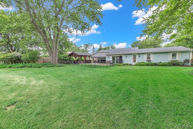 6758 East High Street, Lockport Town, NY 14094