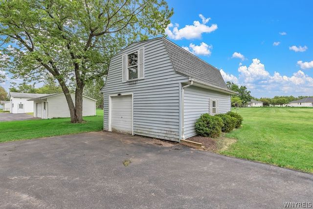 6758 East High Street, Lockport Town, NY 14094