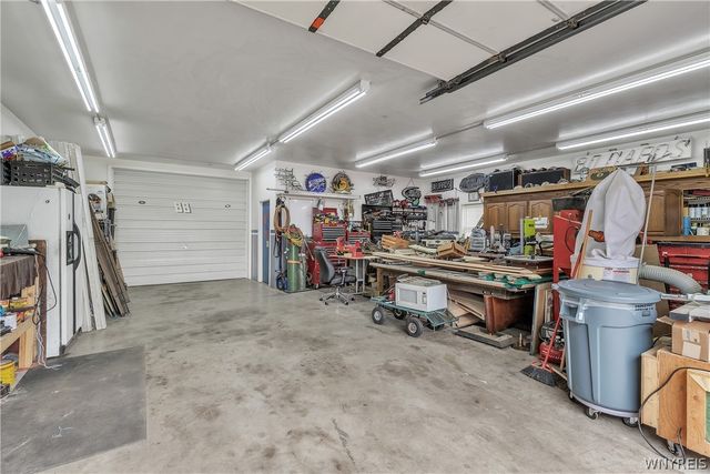 6758 East High Street, Lockport Town, NY 14094