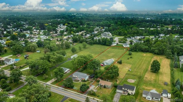 6758 East High Street, Lockport Town, NY 14094