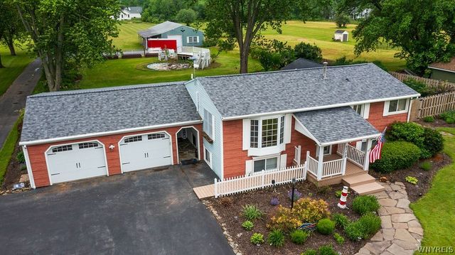 6758 East High Street, Lockport Town, NY 14094