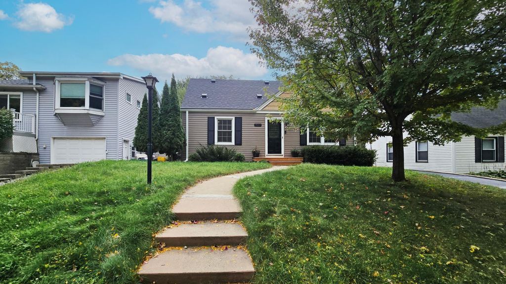 7613 W Lake Street, Saint Louis Park, MN 55426 — exterior