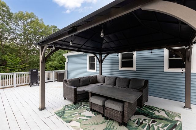 23 High Pine Dr, Plymouth, MA 02360