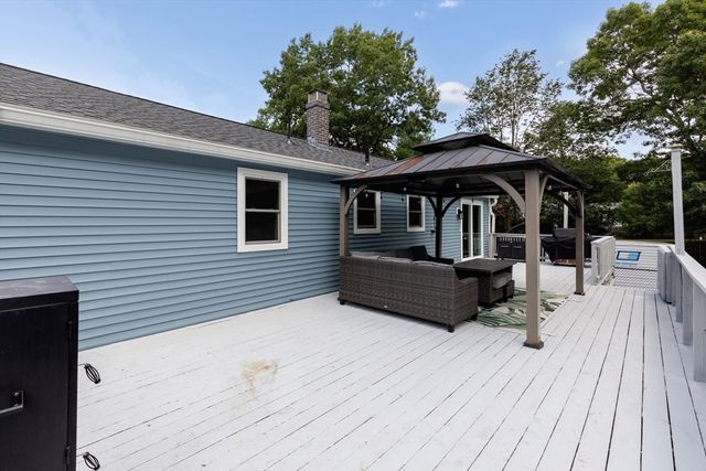 23 High Pine Dr, Plymouth, MA 02360