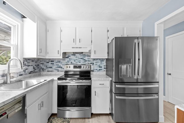 23 High Pine Dr, Plymouth, MA 02360