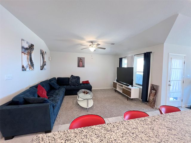 502 Mossy Rock DR, Hutto, TX 78634