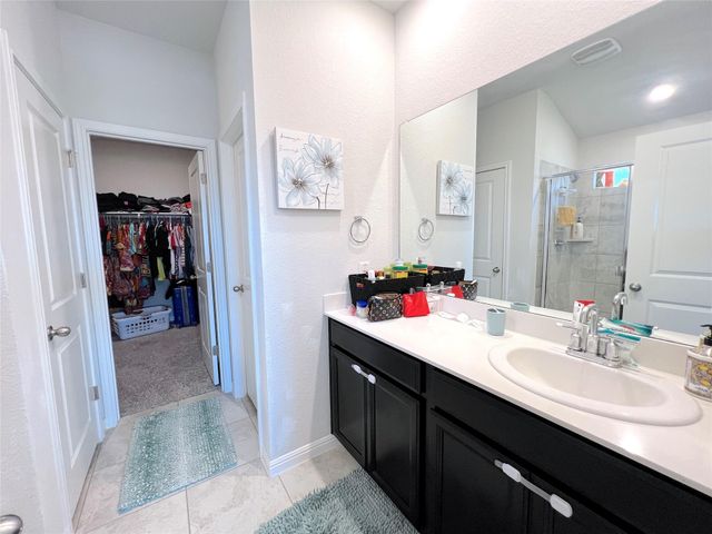 502 Mossy Rock DR, Hutto, TX 78634