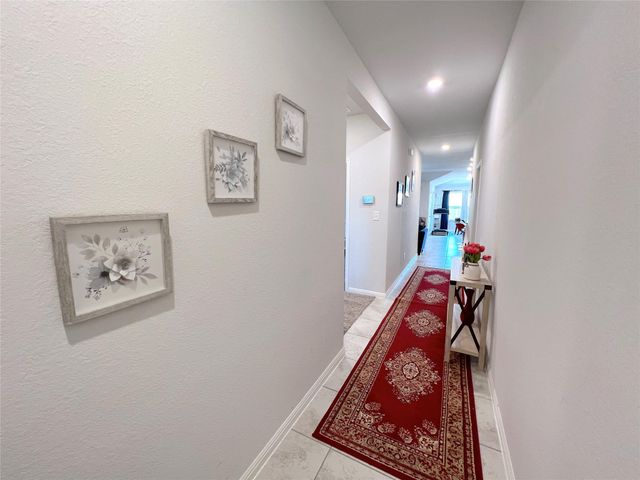 502 Mossy Rock DR, Hutto, TX 78634