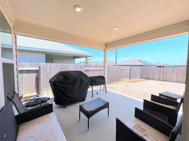 502 Mossy Rock DR, Hutto, TX 78634