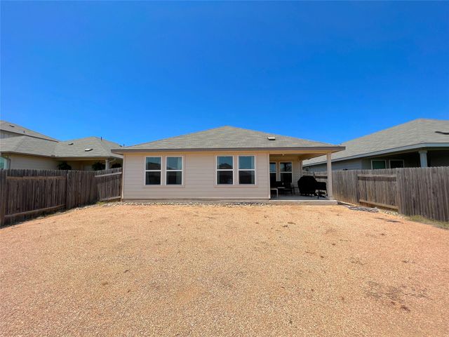 502 Mossy Rock DR, Hutto, TX 78634